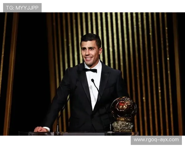 罗德里年度个人荣誉盘点：中场核心再封王