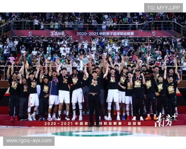 巴尔韦德顽强抗争伤病，重返赛场展现坚韧精神