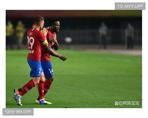 阿贾克斯核心球员闪耀赛场，助力球队斩获关键胜利