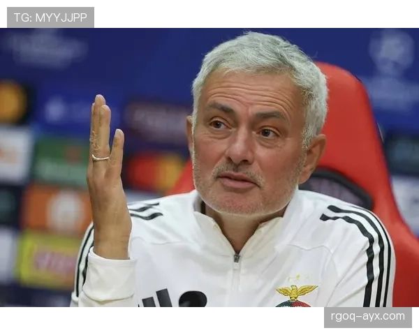 恩里克与穆里尼奥冰释前嫌，传奇重聚共谱足球友谊新篇章