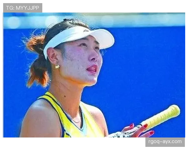 彭帅这生活真是天壤之别，赛场上女王级，出门却像普通邻家大姐？