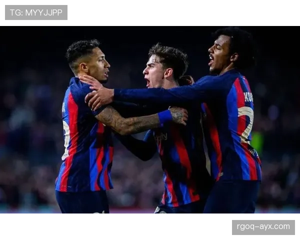 拉菲尼亚家里那阵仗，不是盖的，隔壁估计嫉妒哭了