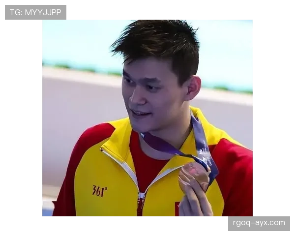 孙杨水里像猛兽，私下像有钱人逛菜市场，画面太不搭